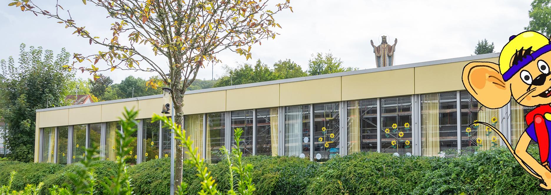 Man sieht das Schulgebäude der Schule