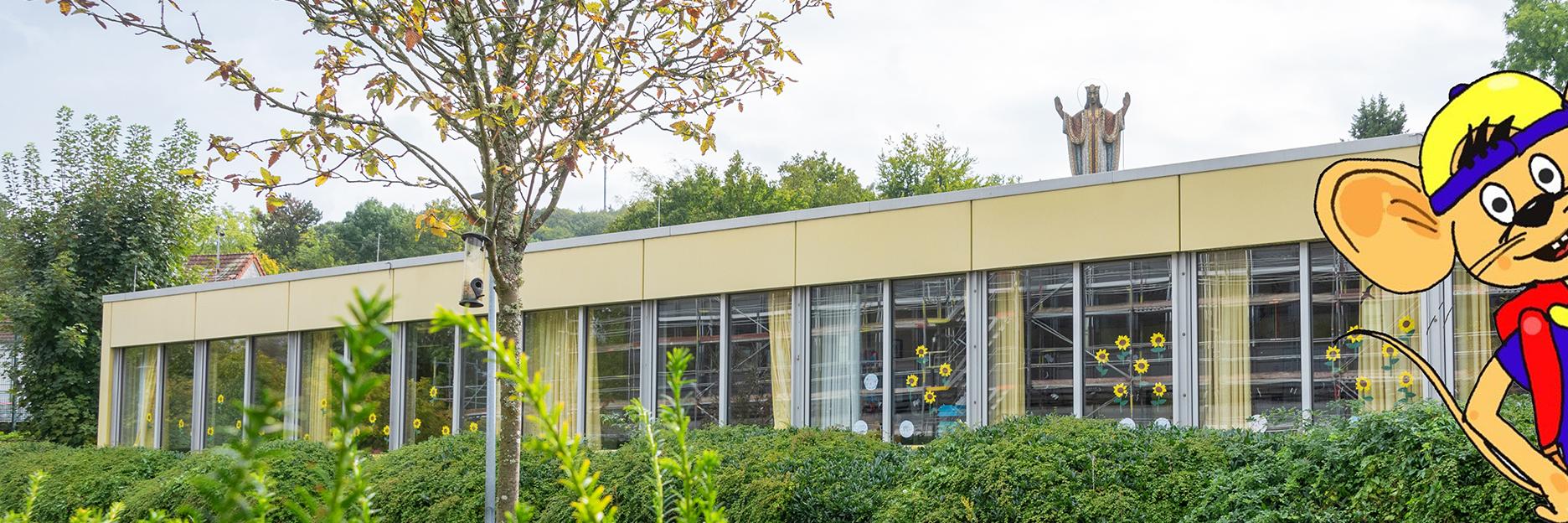 Man sieht das Schulgebäude der Schule